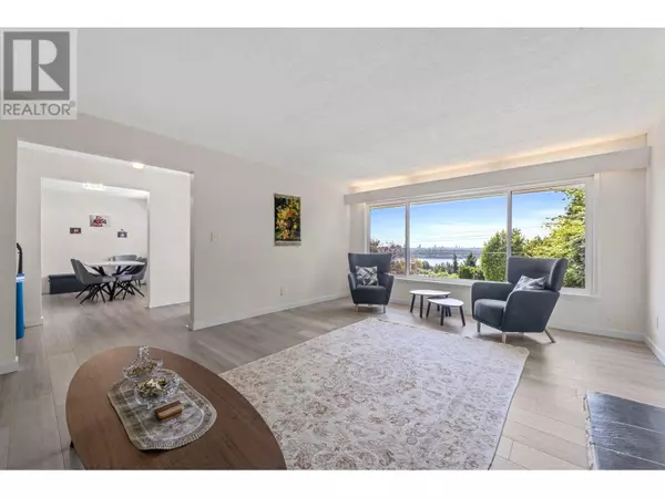West Vancouver, BC V7V2Z5,1895 ROSEBERY AVENUE