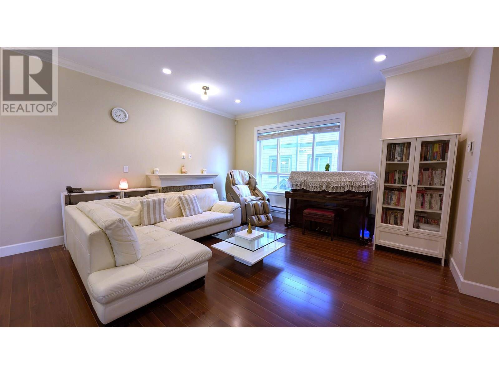 Richmond, BC V7A1N4,10999 STEVESTON HWY #9