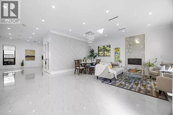 Burnaby, BC V5J2K6,4527 CLINTON STREET