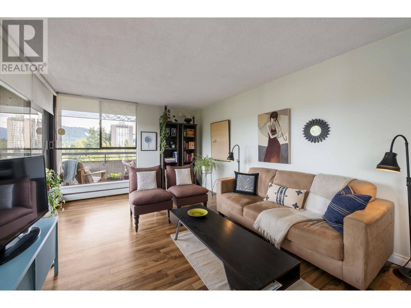 3737 BARTLETT CT #1105, Burnaby, BC V3J7E3