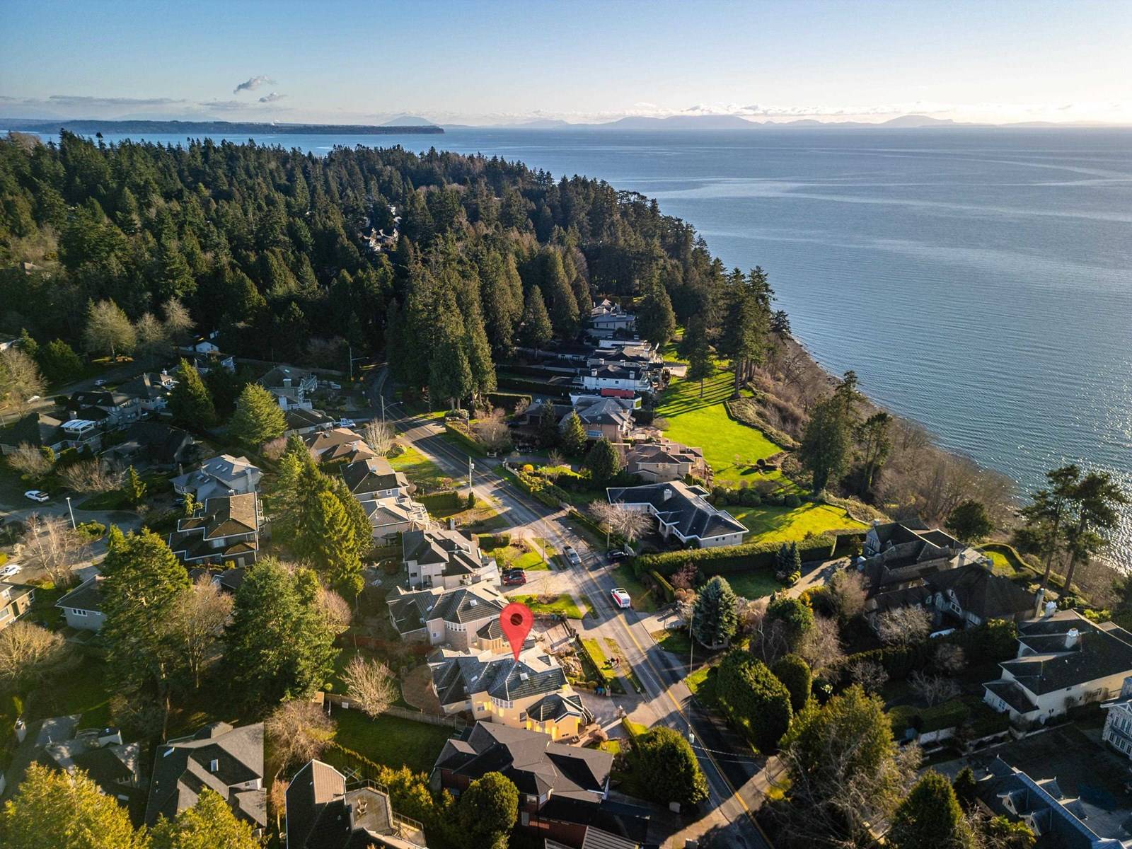 Surrey, BC V4A3L9,1768 OCEAN PARK ROAD