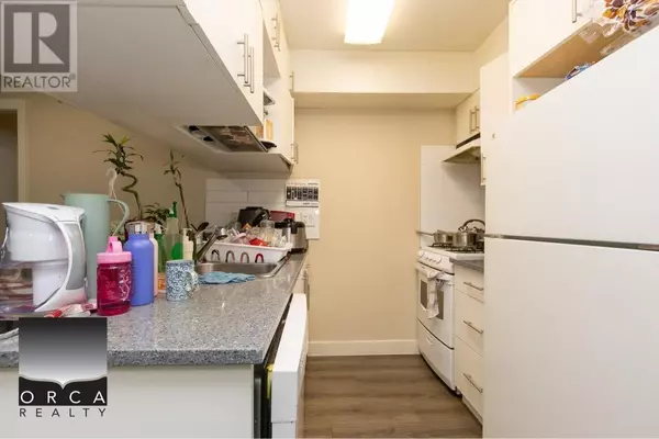 North Vancouver, BC V7L2J3,121 East 12TH ST #101