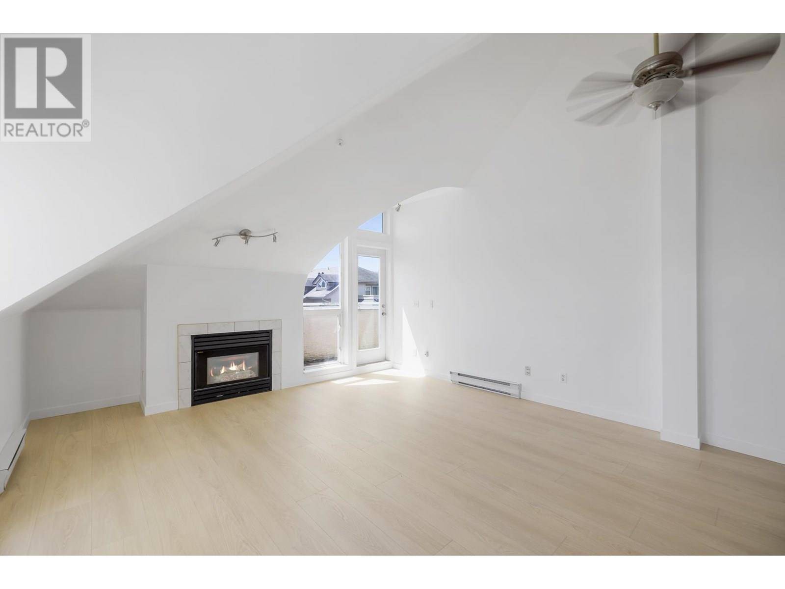 Port Coquitlam, BC V3B1T4,1570 PRAIRIE AVE #404