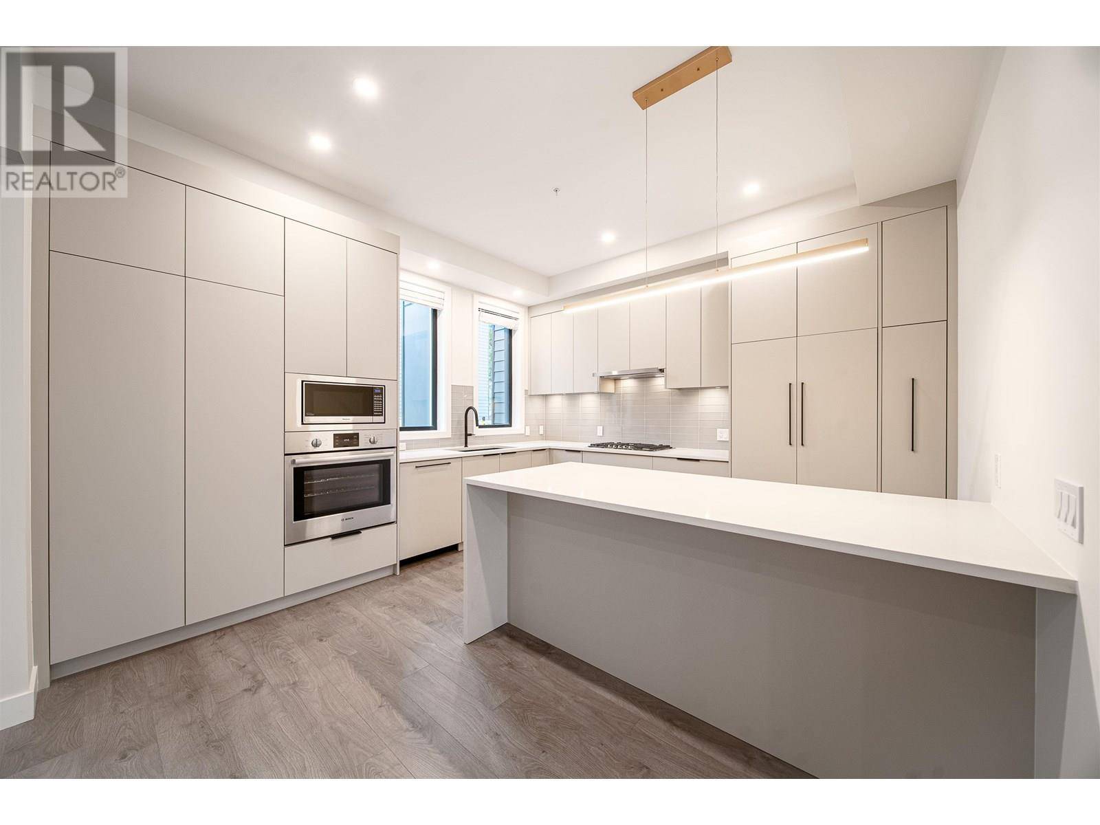 Richmond, BC V6Y1W4,8699 SPIRES RD #218