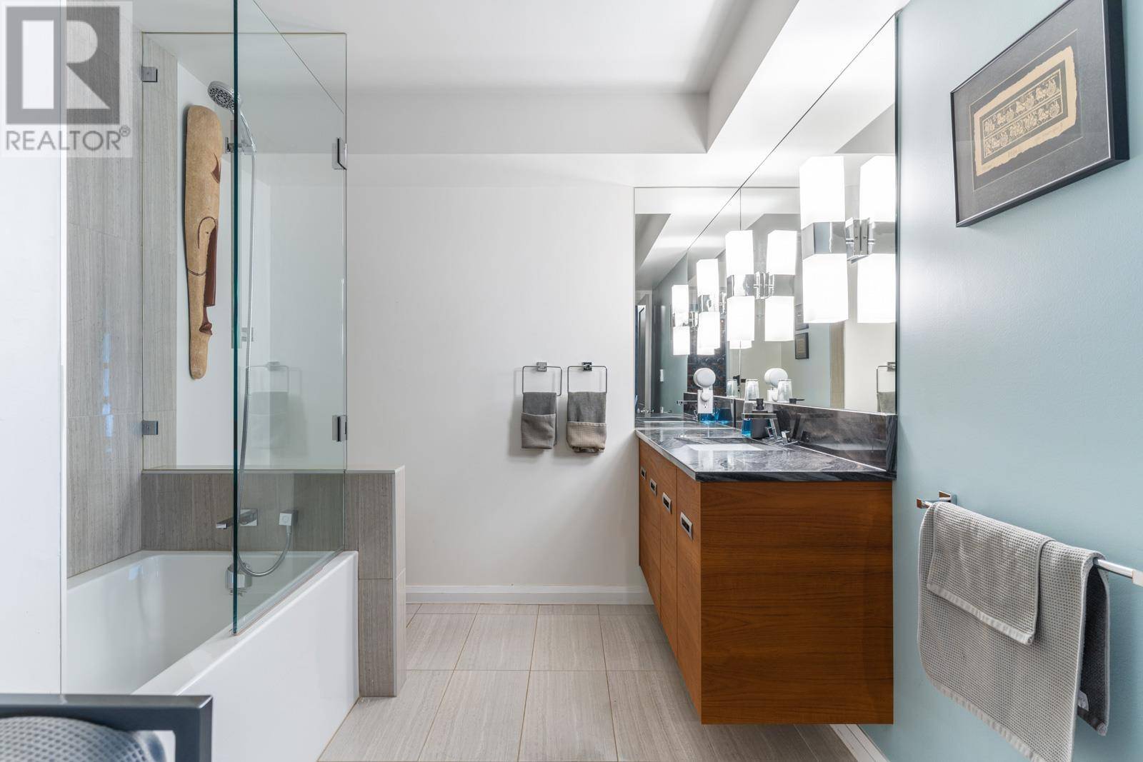 West Vancouver, BC V7W2M9,4965 KEITH ROAD