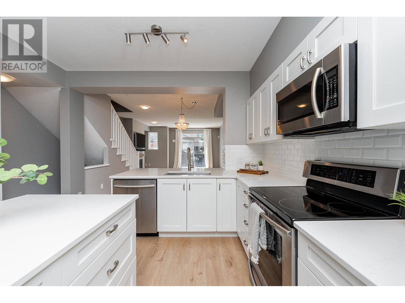 Port Moody, BC V3H5M2,2200 PANORAMA DR #75
