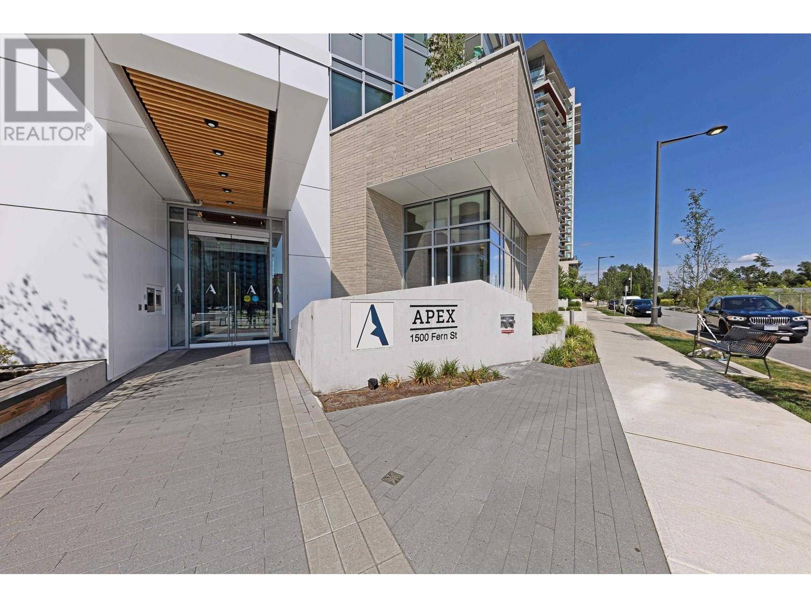 1500 FERN ST #202, North Vancouver, BC V7J1H6