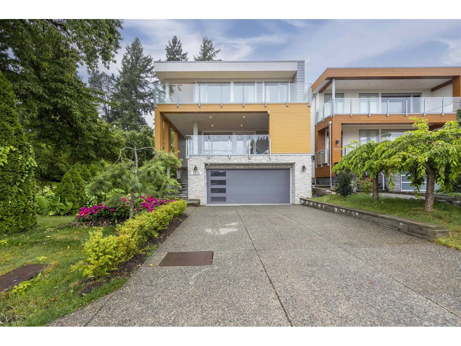 1245 KENT STREET, White Rock, BC V4B4T6
