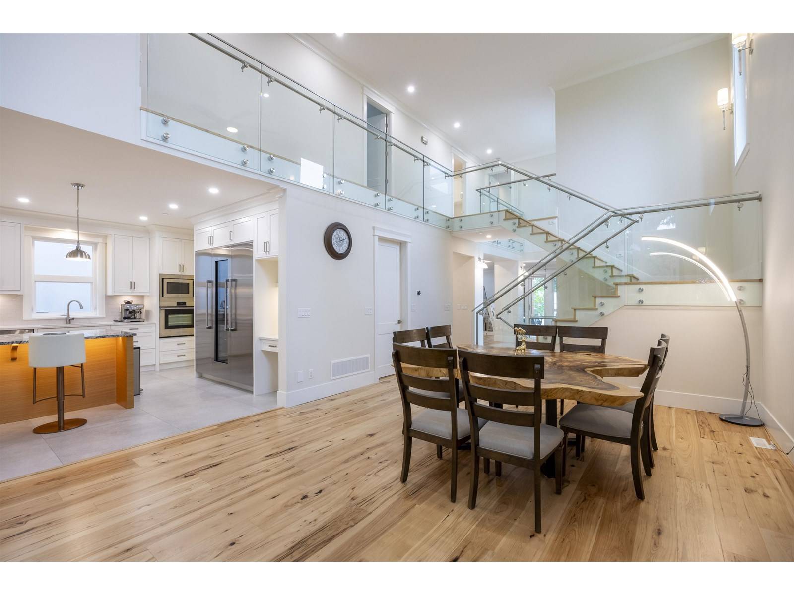 White Rock, BC V4B4T6,1245 KENT STREET
