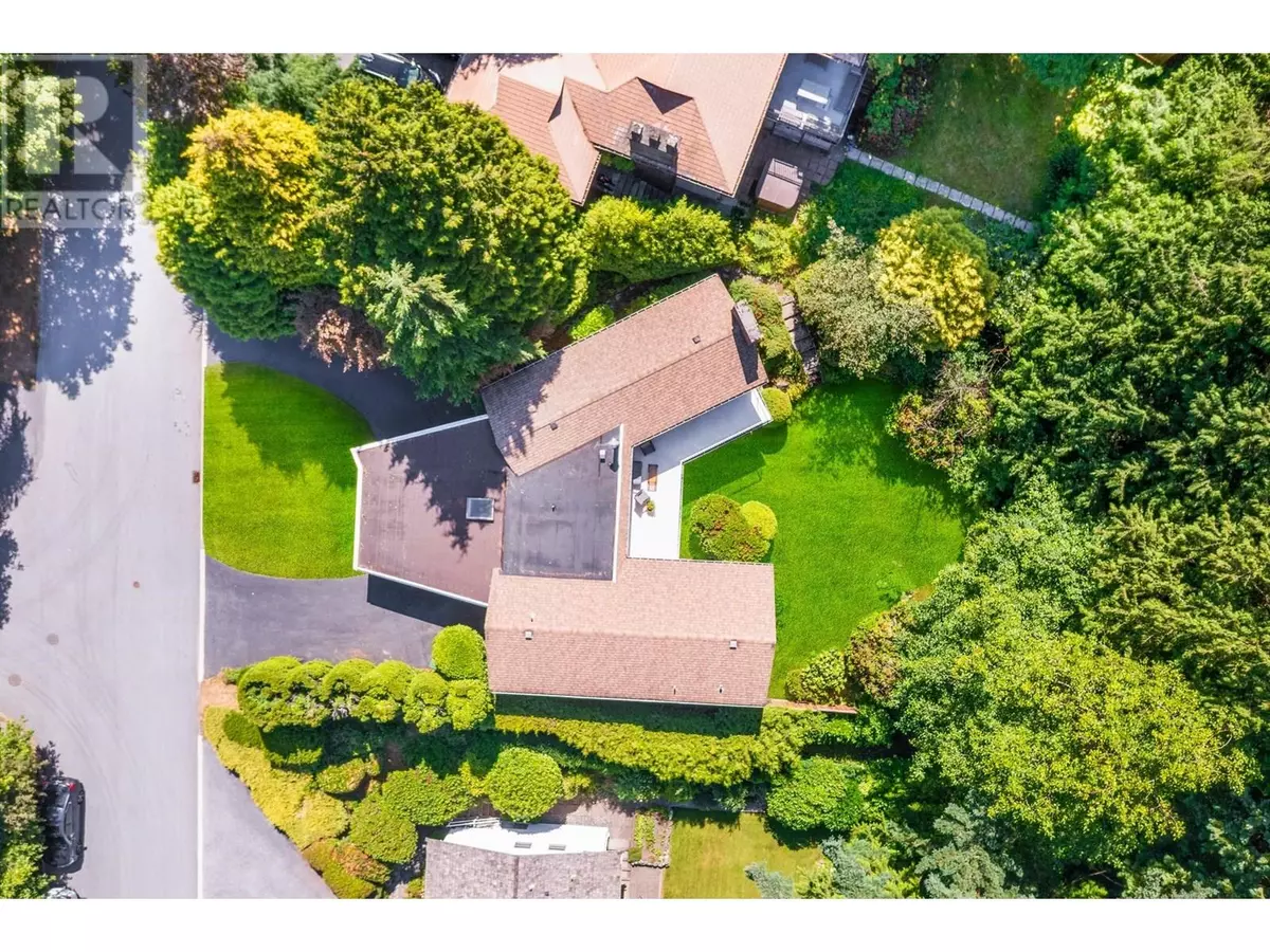 North Vancouver, BC V7R2L7,715 ALPINE COURT
