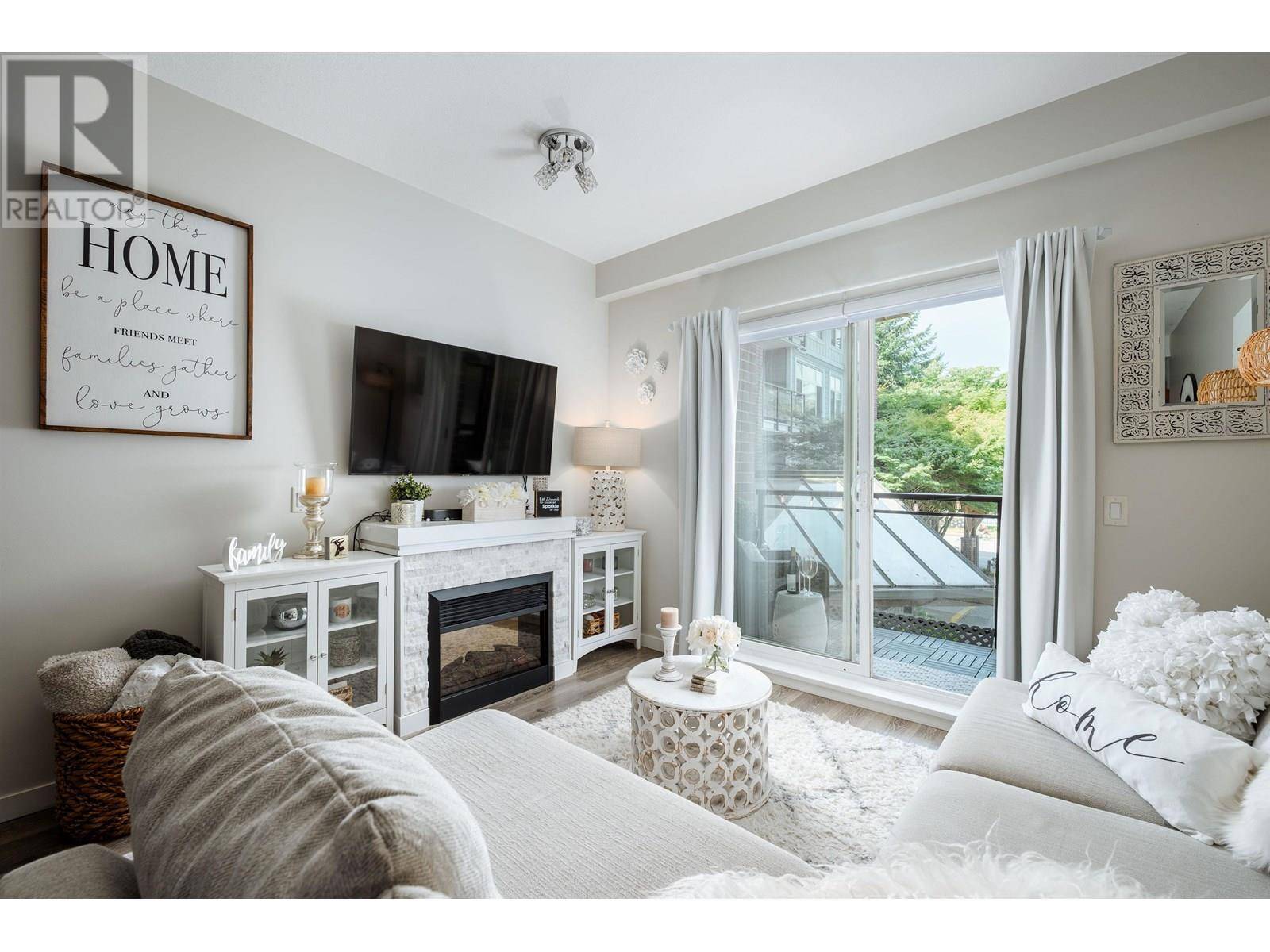 Pitt Meadows, BC V3Y0B7,11950 HARRIS RD #215
