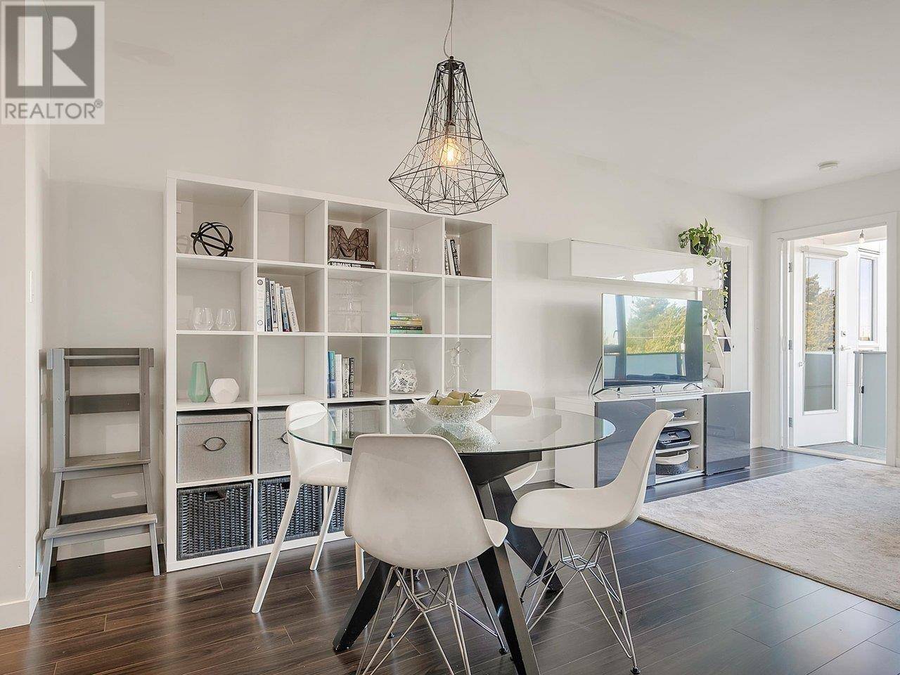 Vancouver, BC V5V1Z6,202 East 24TH AVE #301