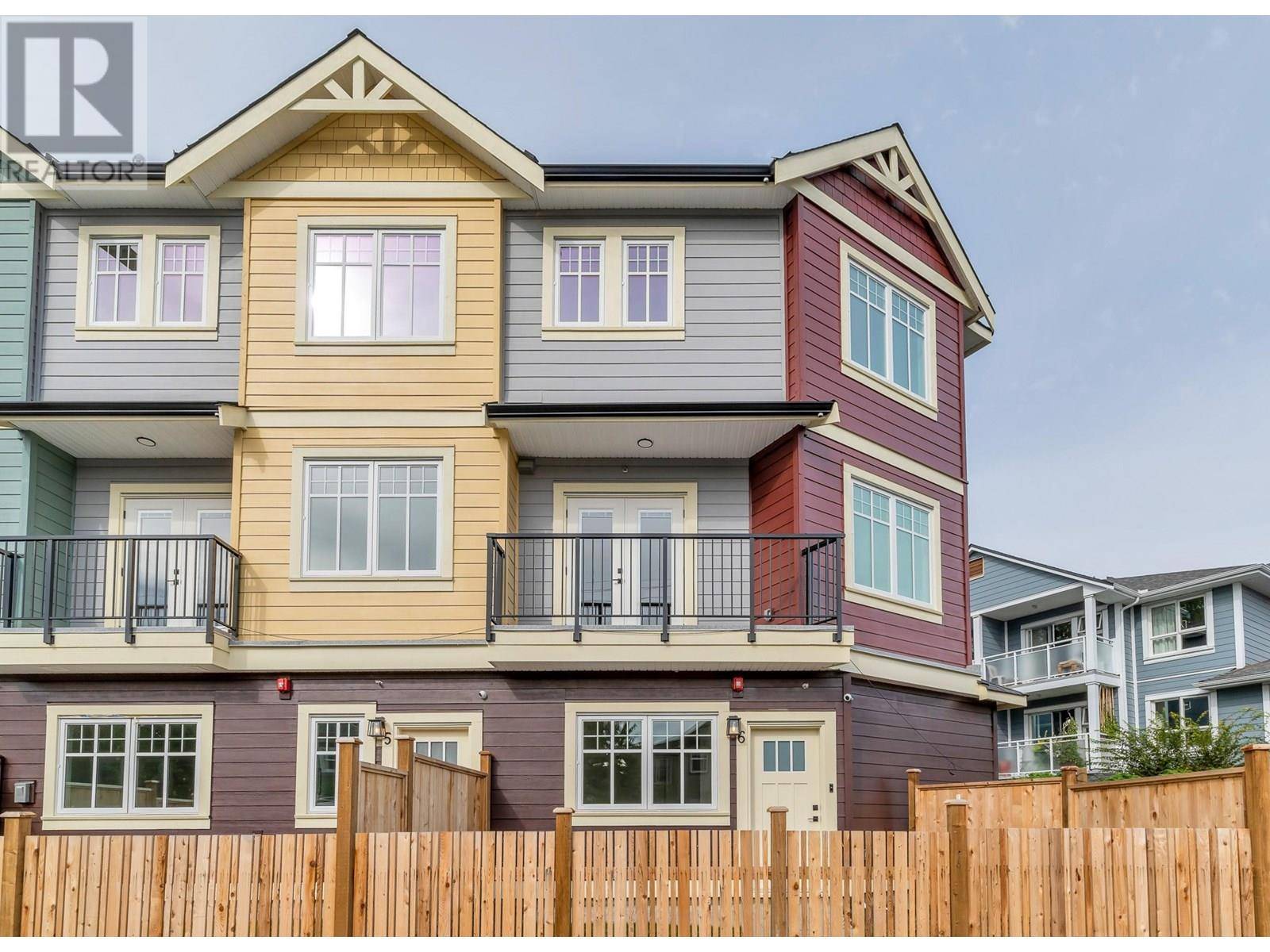 Ladner, BC V4K1V2,4829 48 AVE #3