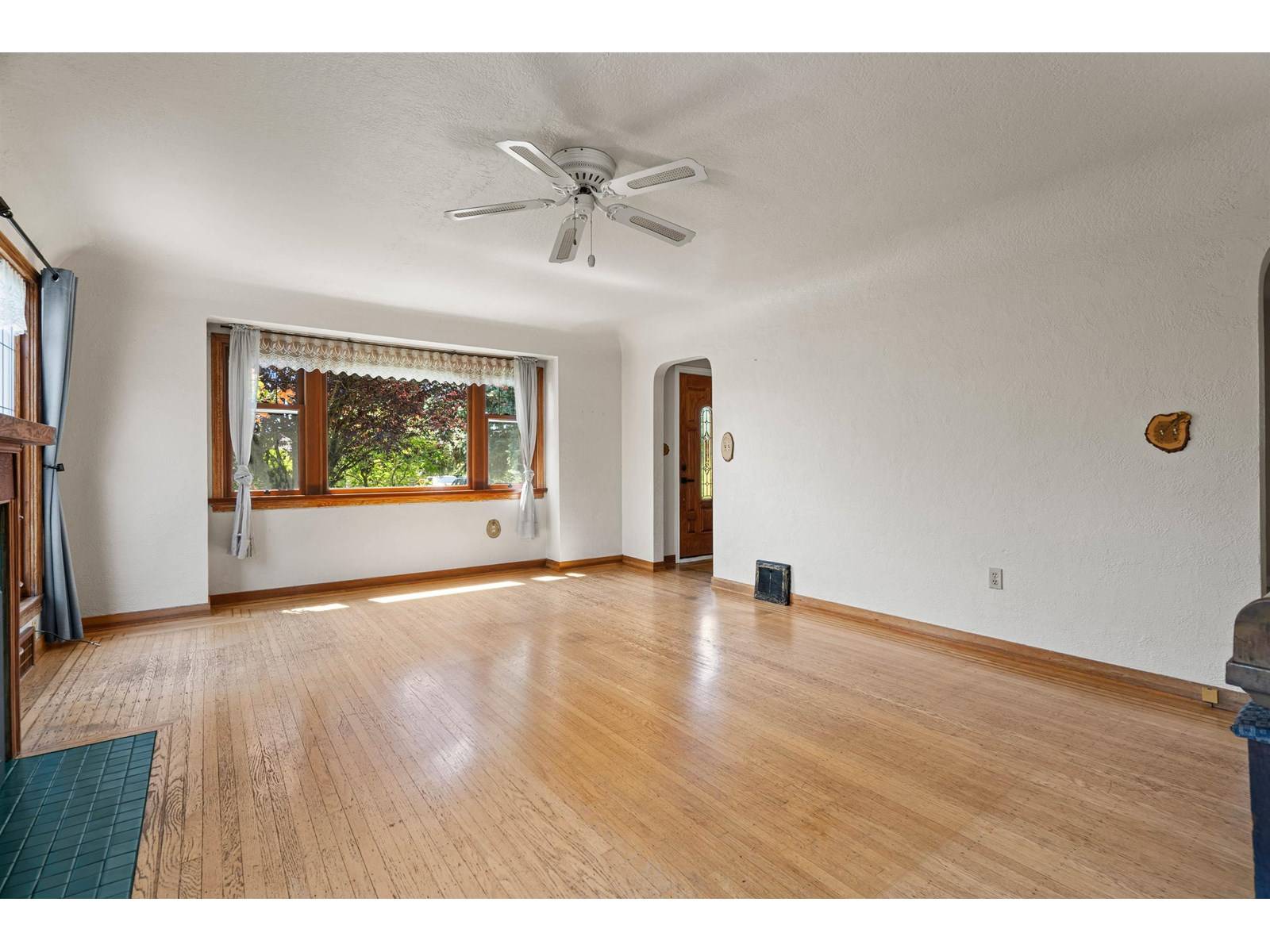 Mission, BC V2V1S2,32921 4 AVENUE