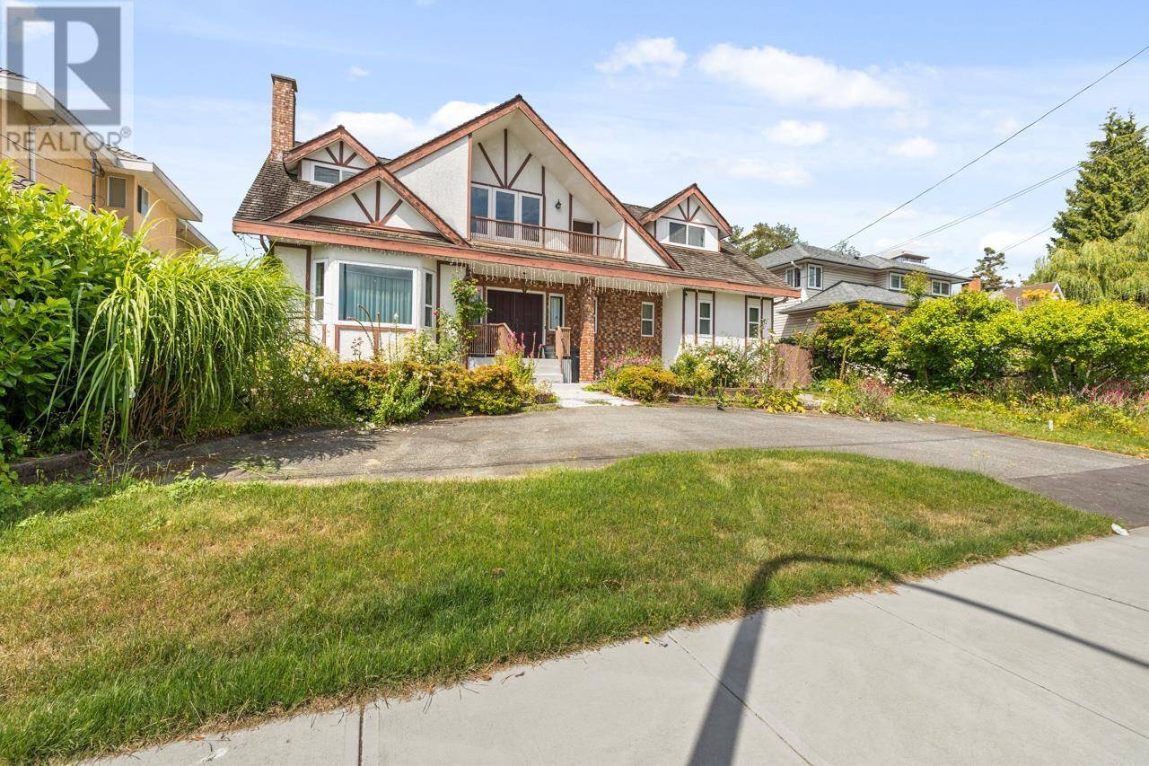 Coquitlam, BC V3K3G8,959 DANSEY AVENUE