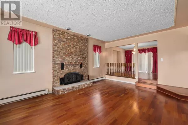 Coquitlam, BC V3K3G8,959 DANSEY AVENUE