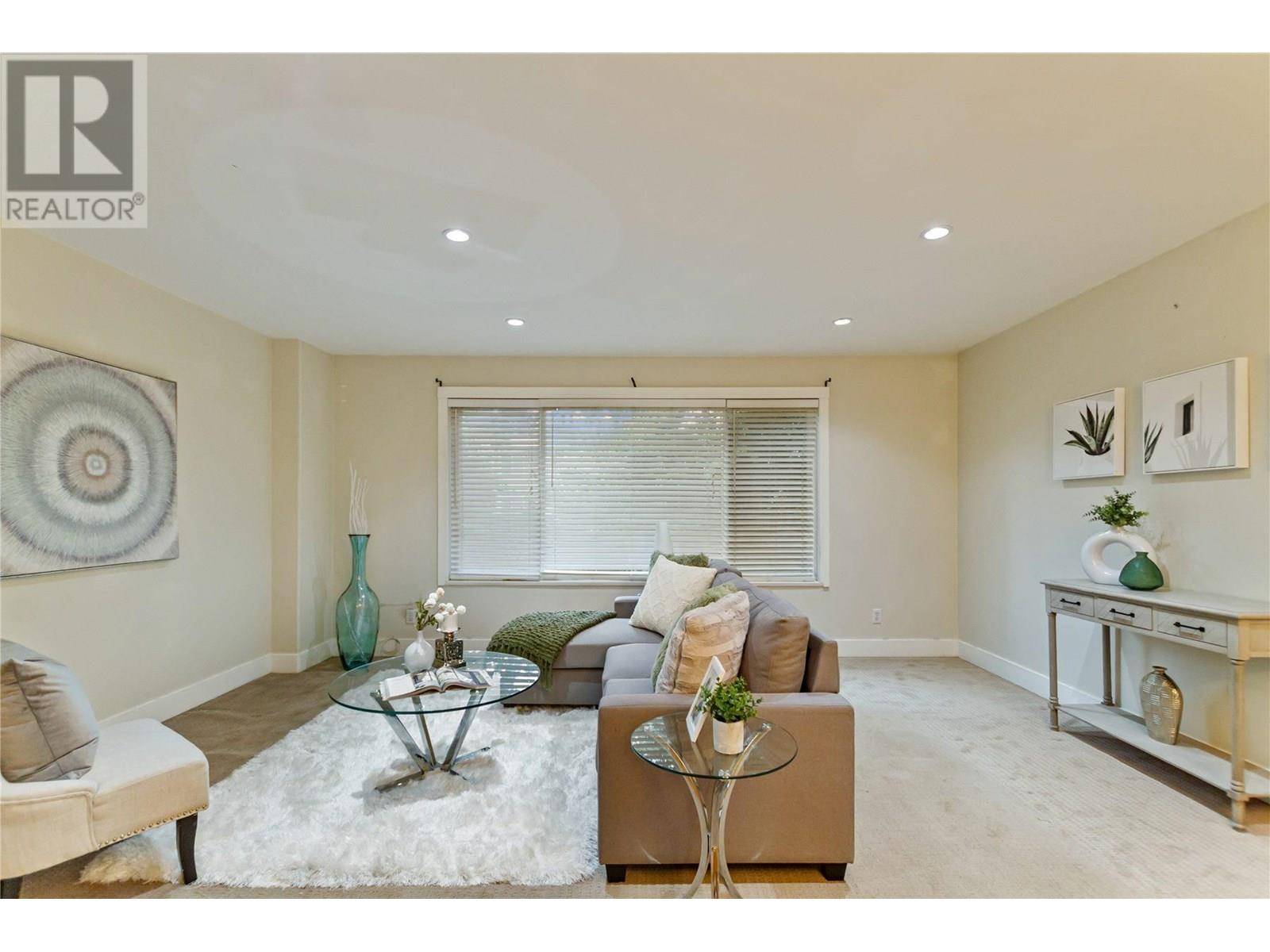 Burnaby, BC V5B3M5,2072 SPRINGER AVENUE