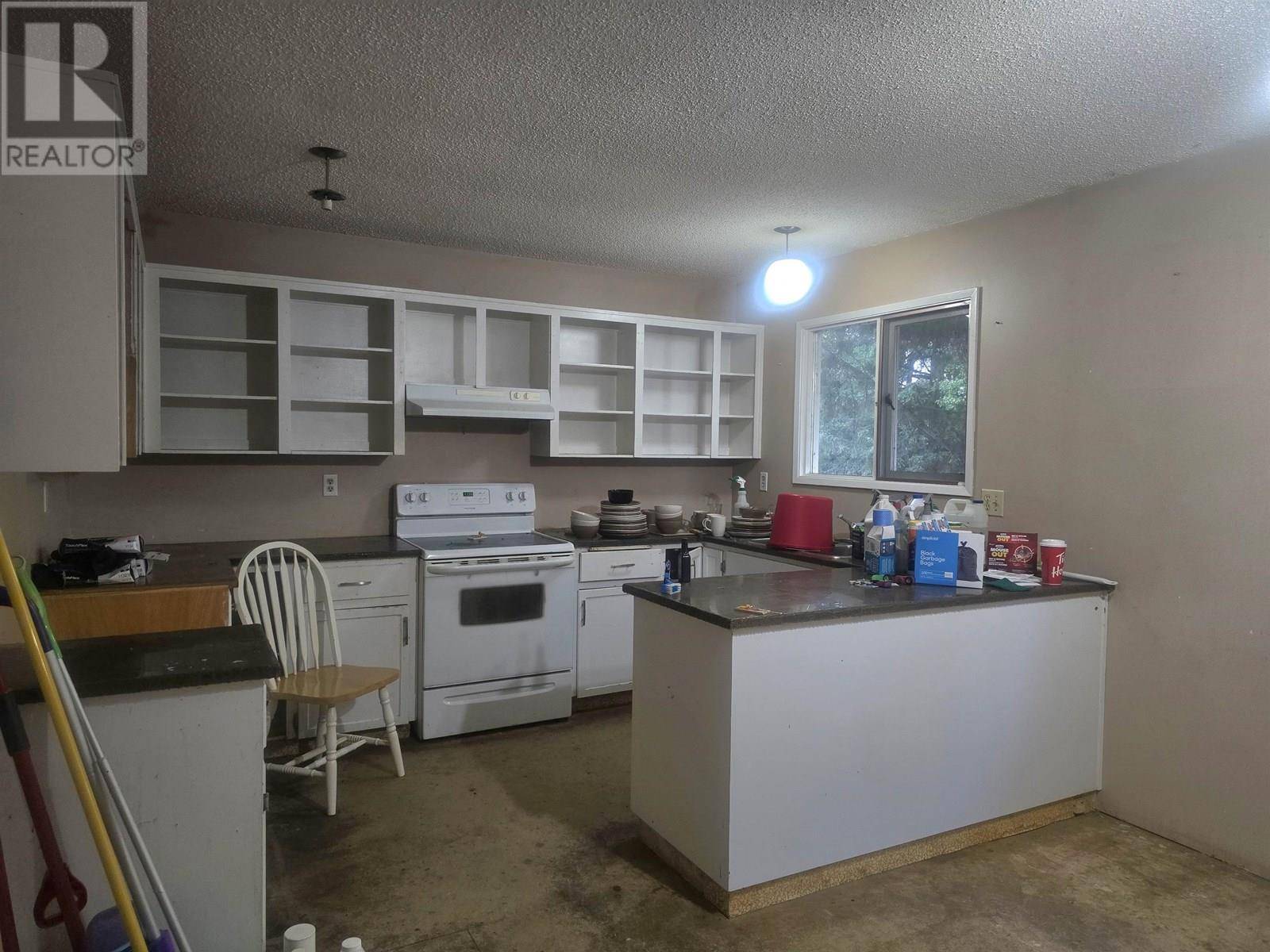 Prince George, BC V2N3H4,7790 QUEENS CRESCENT
