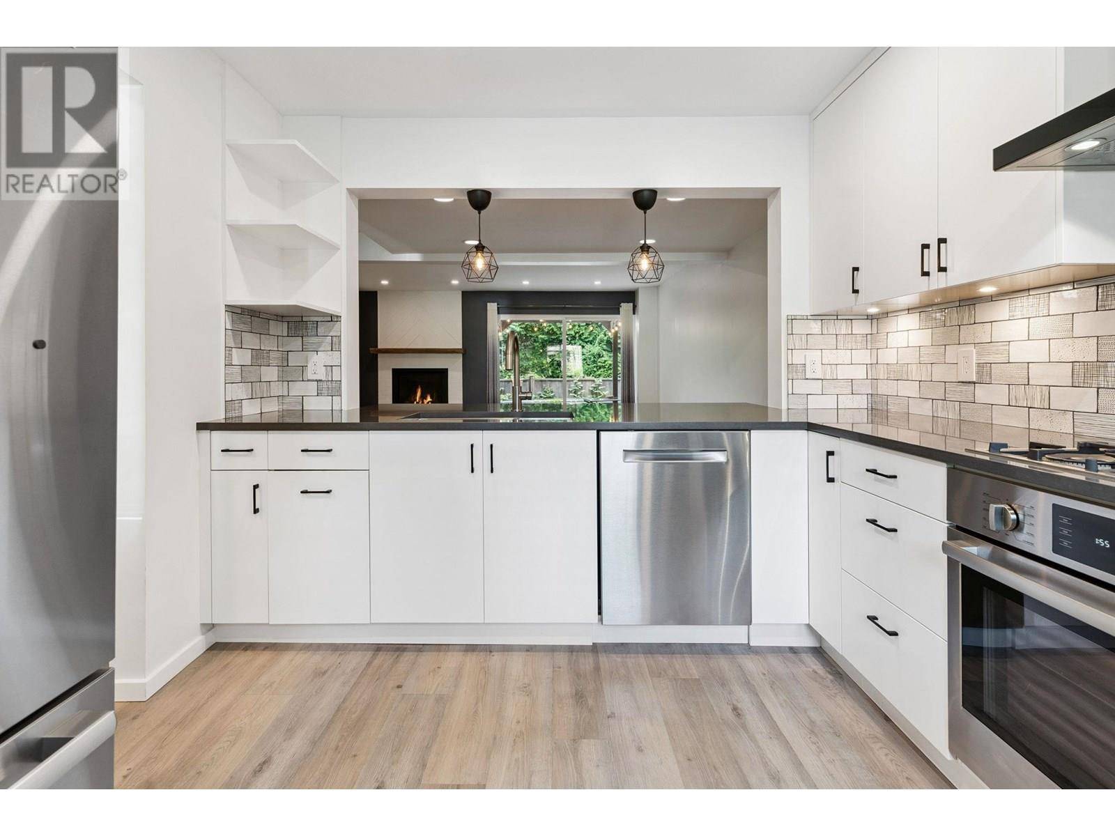 Coquitlam, BC V3E1C2,1140 EAGLERIDGE DR #18