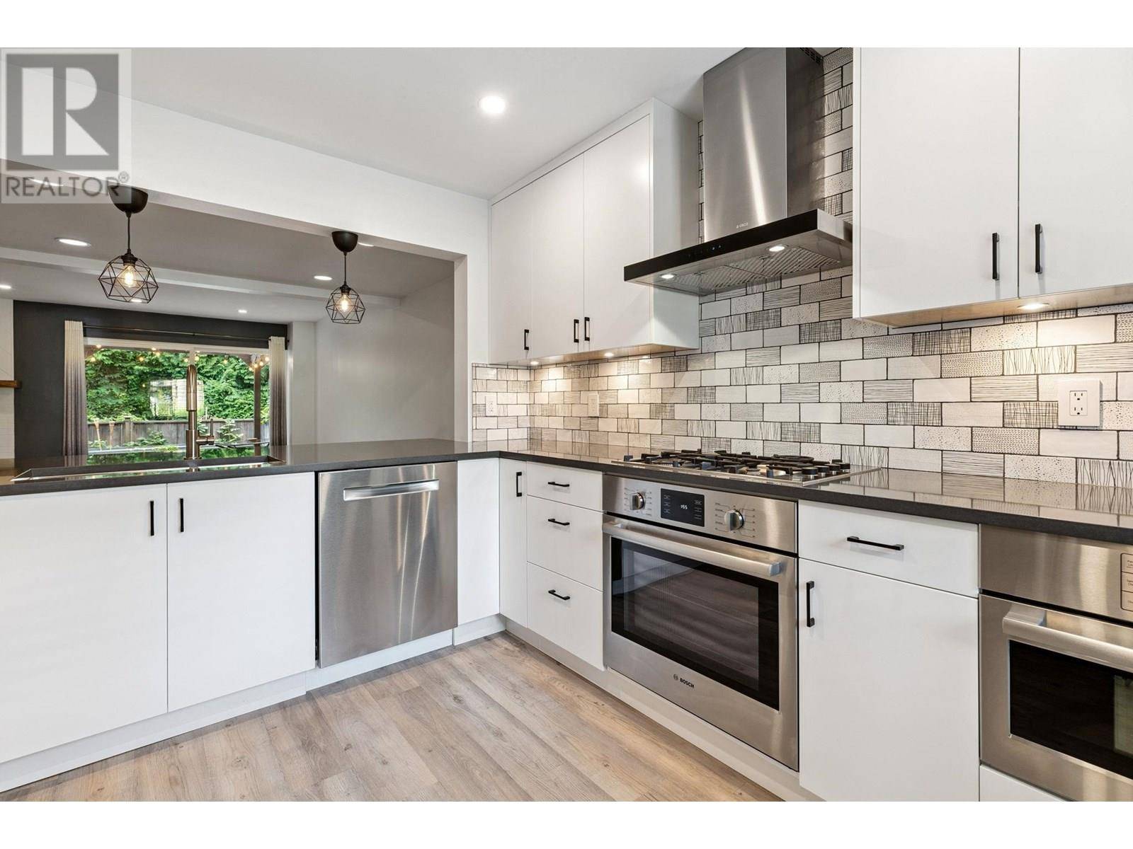 Coquitlam, BC V3E1C2,1140 EAGLERIDGE DR #18