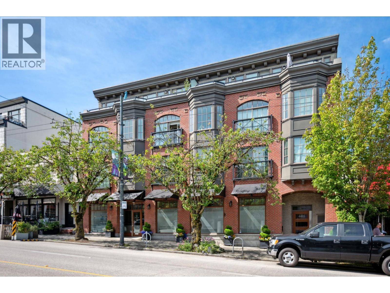 Vancouver, BC V6R2H8,4463 West 10TH AVE #306
