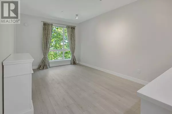 North Vancouver, BC V7M0C8,733 West 3RD ST #404