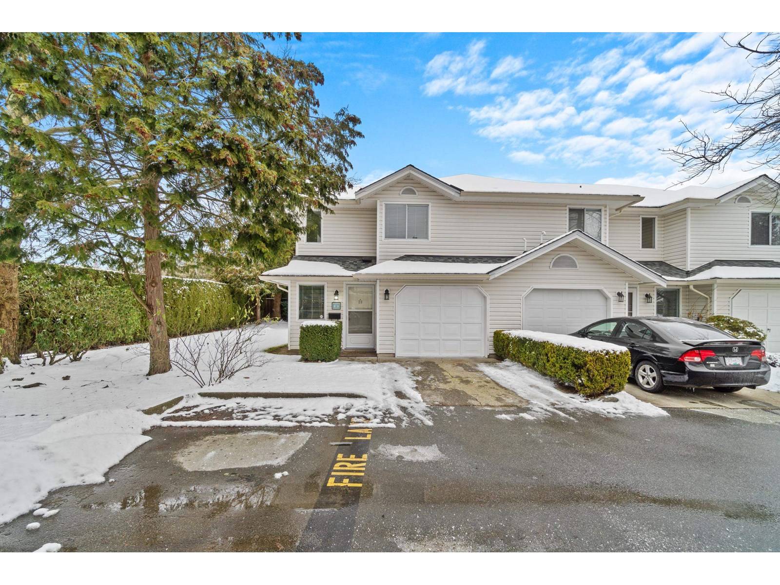 10130 155 #28, Surrey, BC V3R0R6