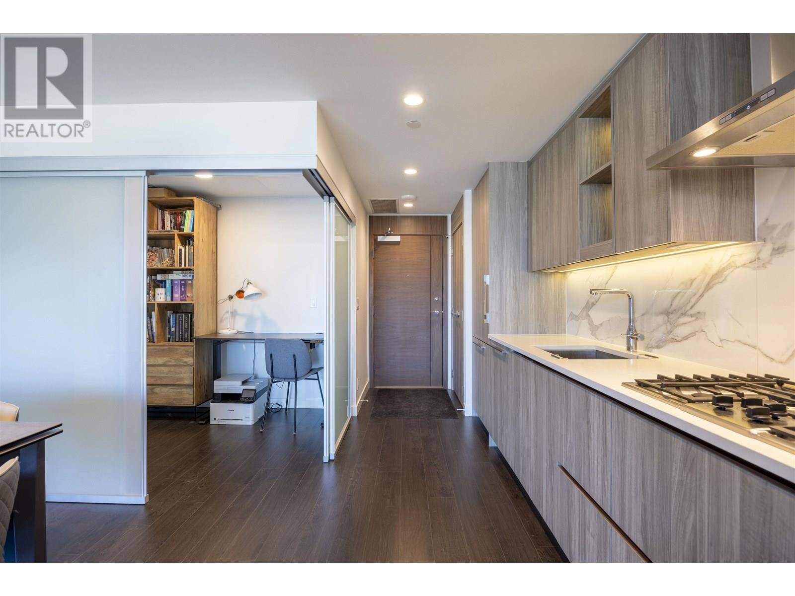 Burnaby, BC V5C0N1,4880 LOUGHEED HWY #2603
