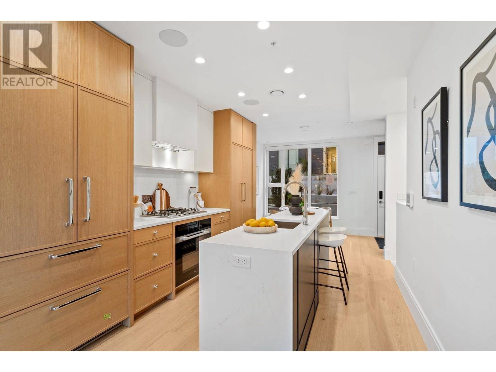 Vancouver, BC V5Z2E4,577 W 26TH AVENUE