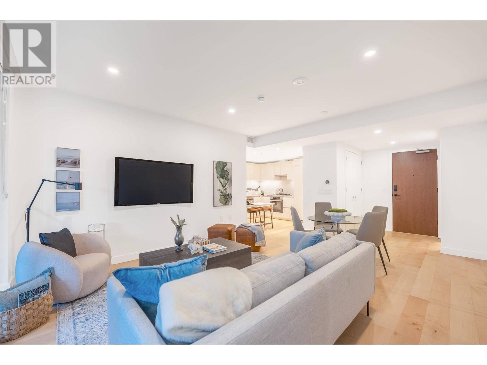 North Vancouver, BC V7L0J8,135 East 13TH ST #515