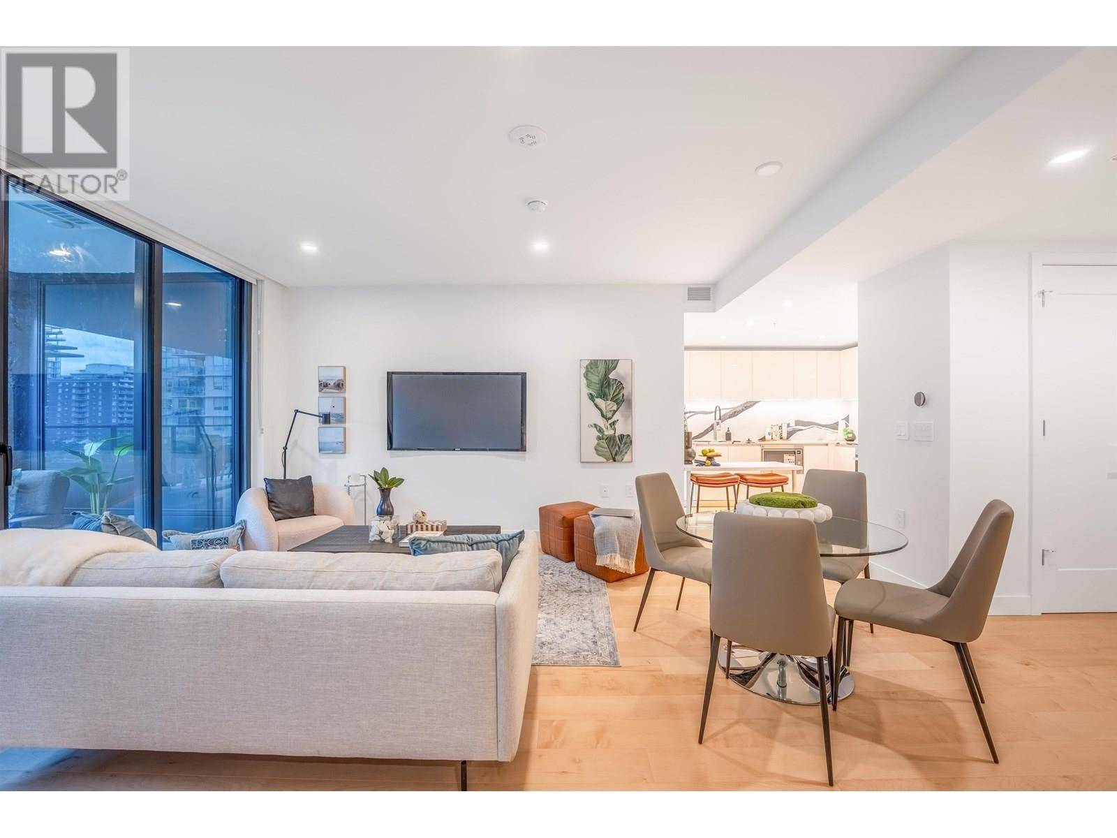 North Vancouver, BC V7L0J8,135 East 13TH ST #515