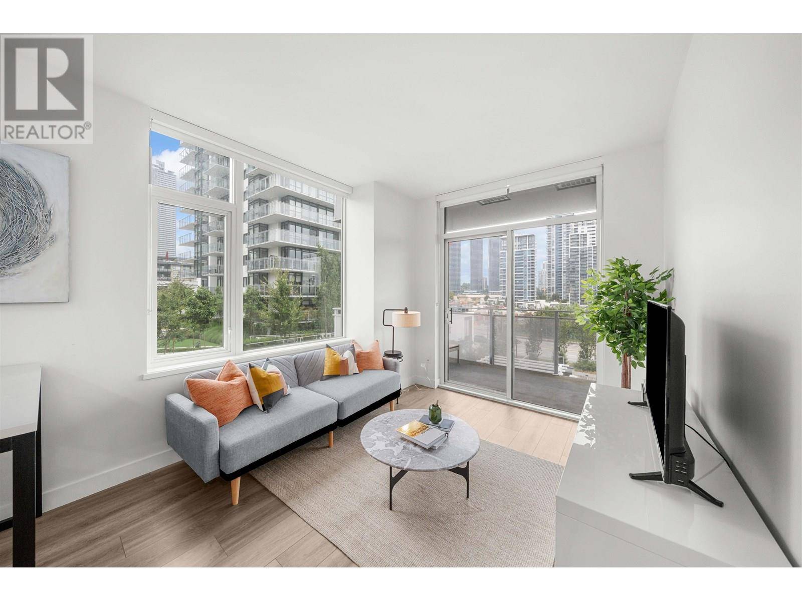 Burnaby, BC V5C5T3,4433 ALASKA ST #401