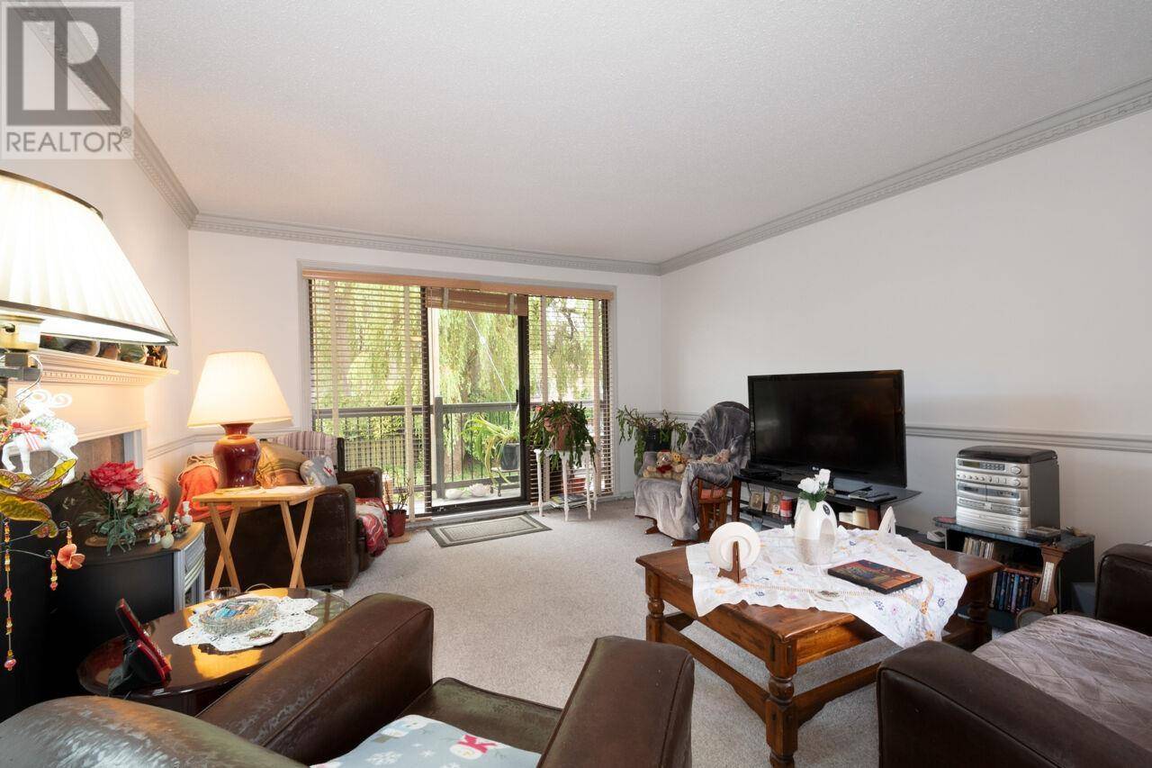 North Vancouver, BC V7M1W5,145 West 18TH ST #103