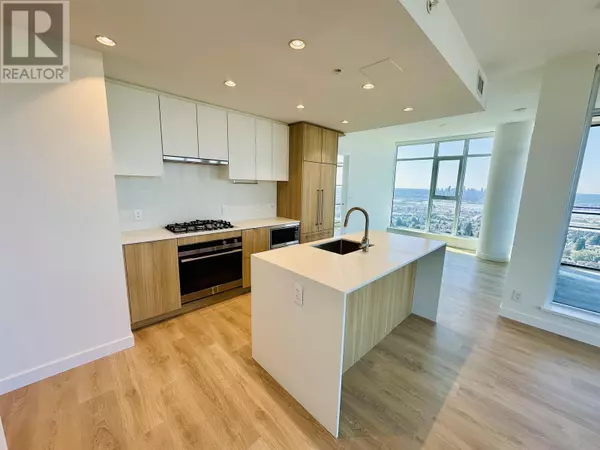 Coquitlam, BC V3J0R5,505 NELSON ST #1604