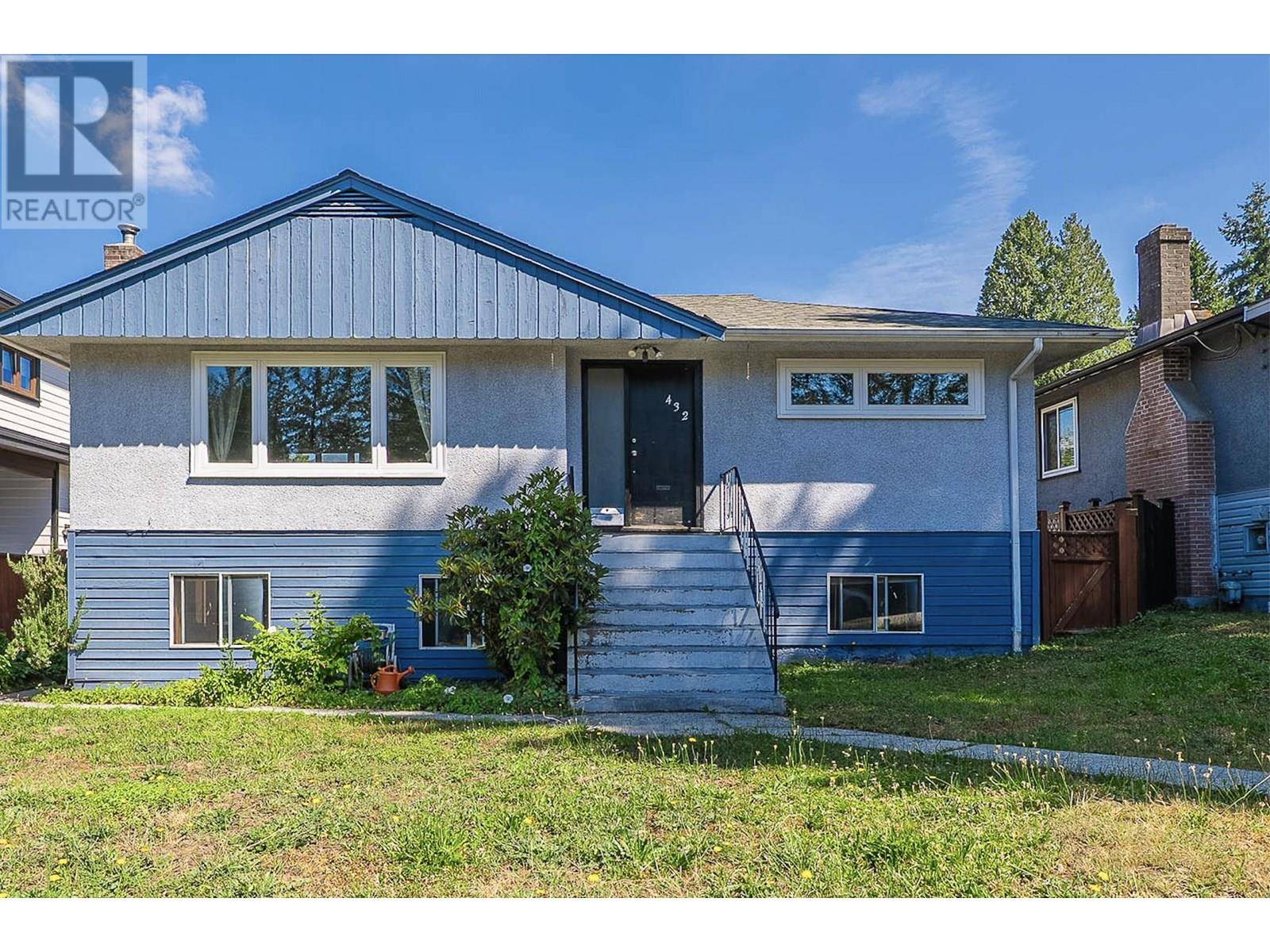 432 W 25TH STREET, North Vancouver, BC V7N2G2