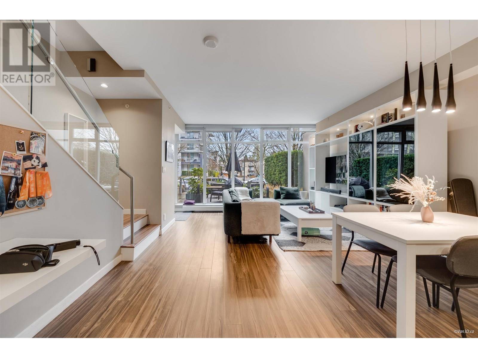 North Vancouver, BC V7L0C4,1627 EASTERN AVENUE