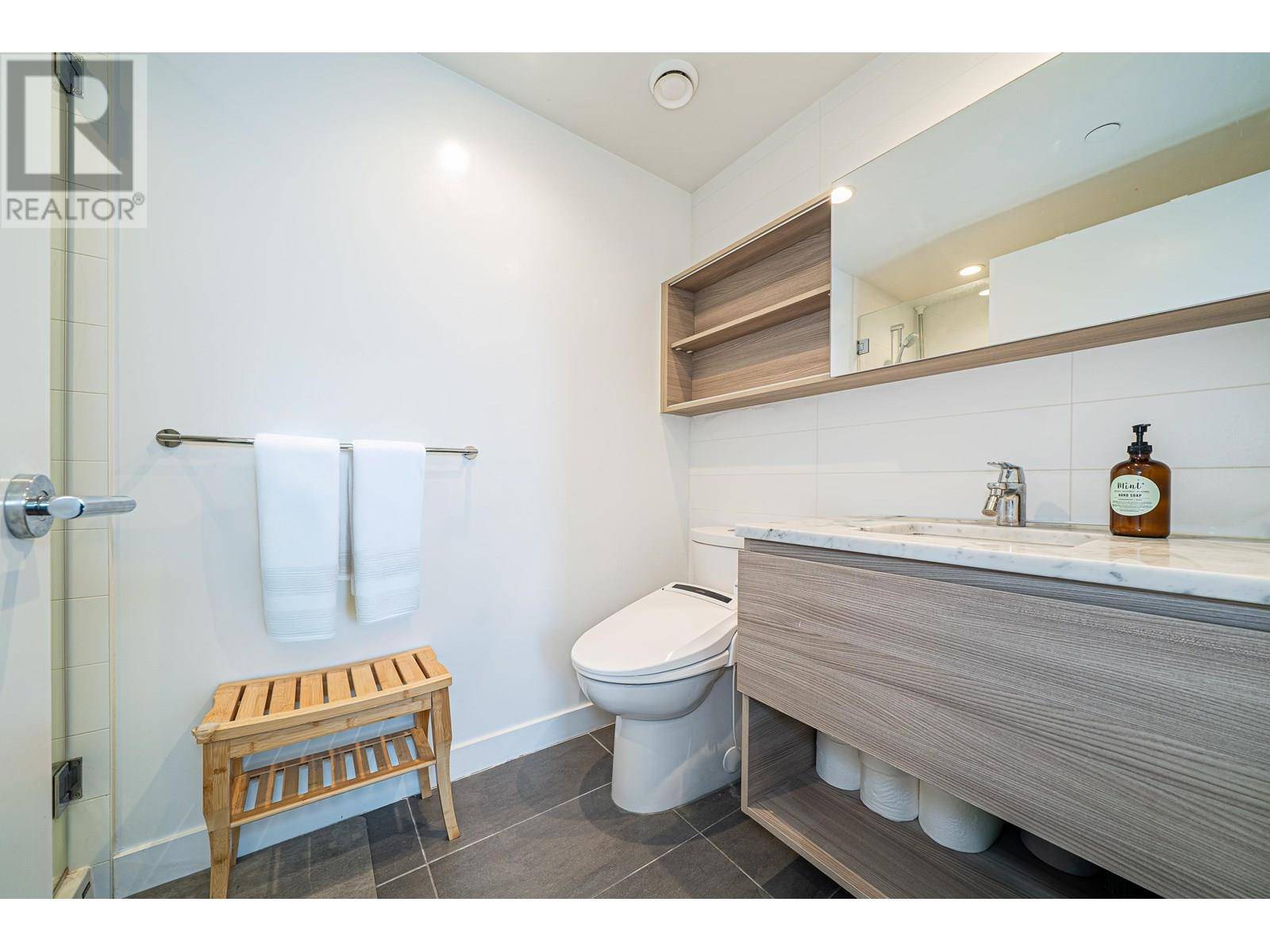 Coquitlam, BC V3J0J6,657 WHITING WAY #607