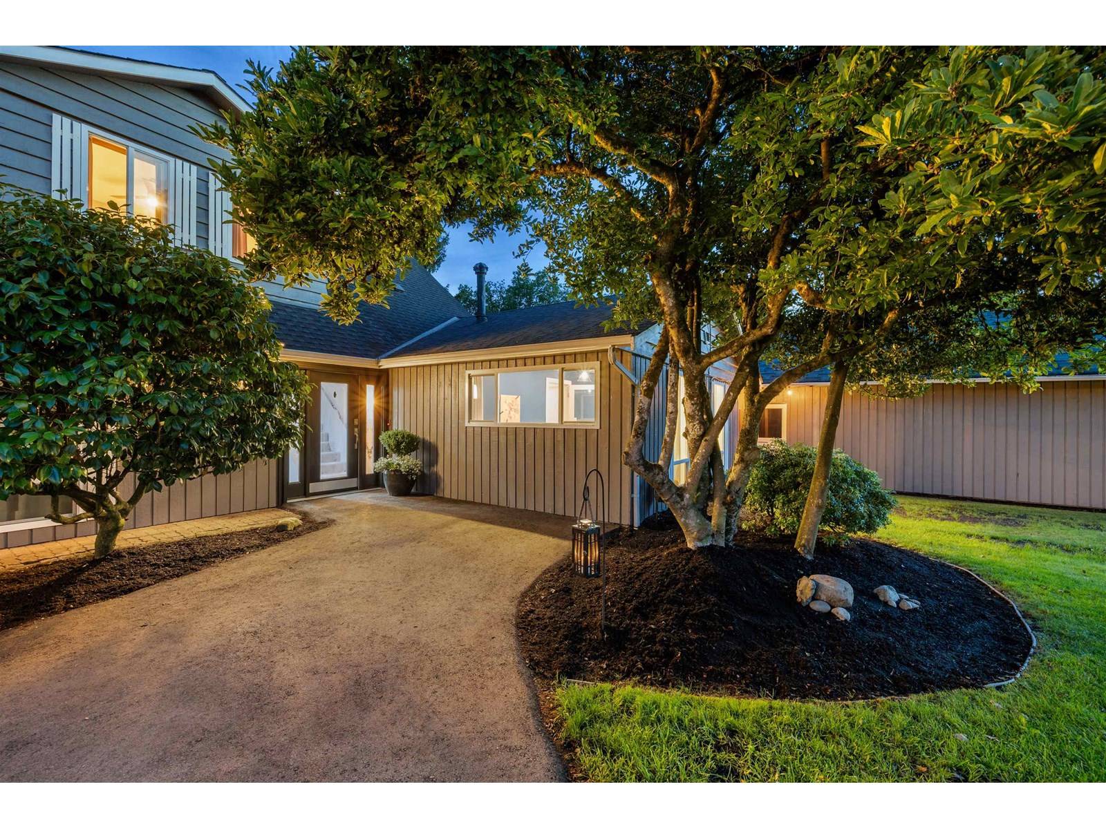 Langley, BC V1M2S3,22806 RENNIE AVENUE