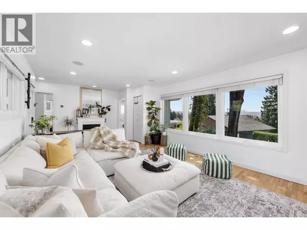 Coquitlam, BC V3K1X4,1706 GLENDALE AVENUE