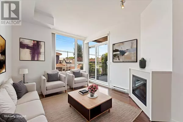 Vancouver, BC V5P1Y6,2008 East 54TH AVE #211
