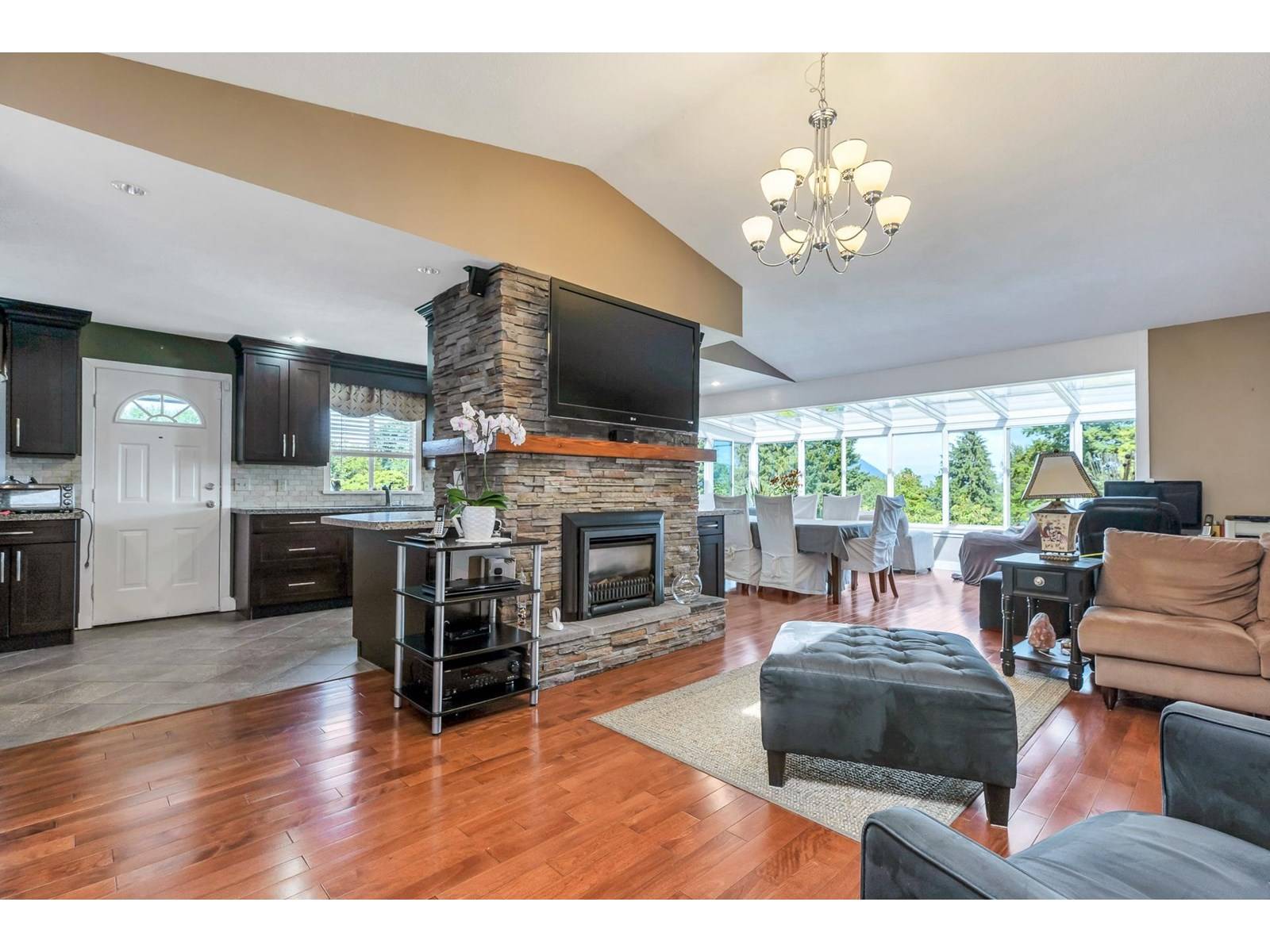 Mission, BC V2V6W1,34578 IRELAND AVENUE