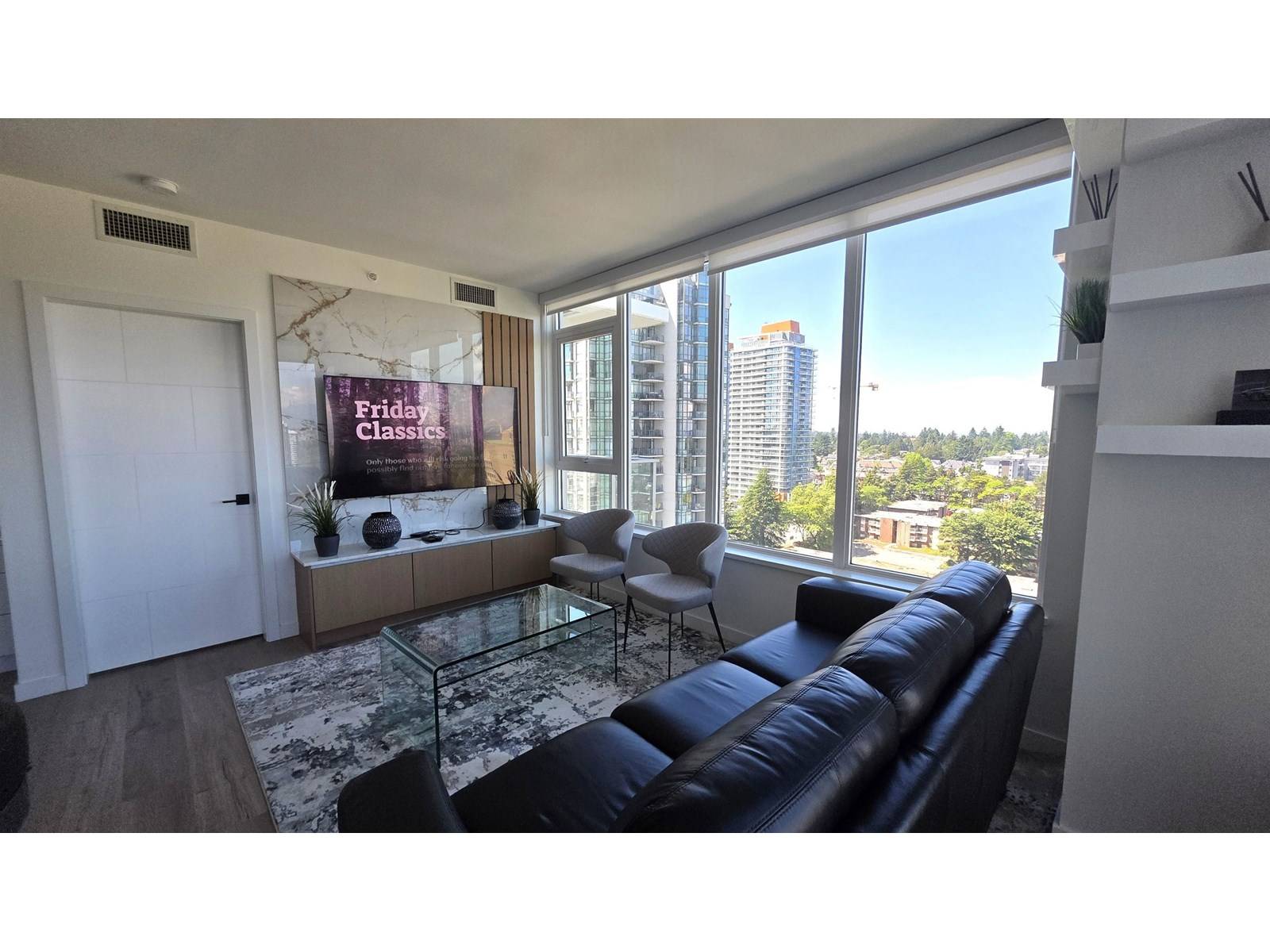Surrey, BC V3T0S7,10448 UNIVERSITY #1602
