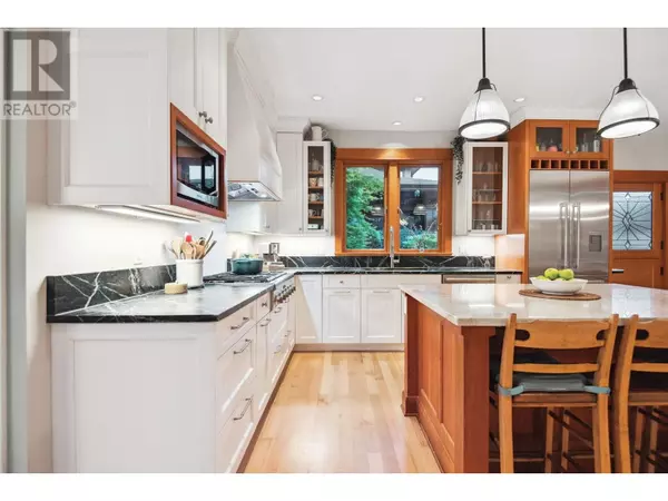 North Vancouver, BC V7L1L9,346 E 5TH STREET