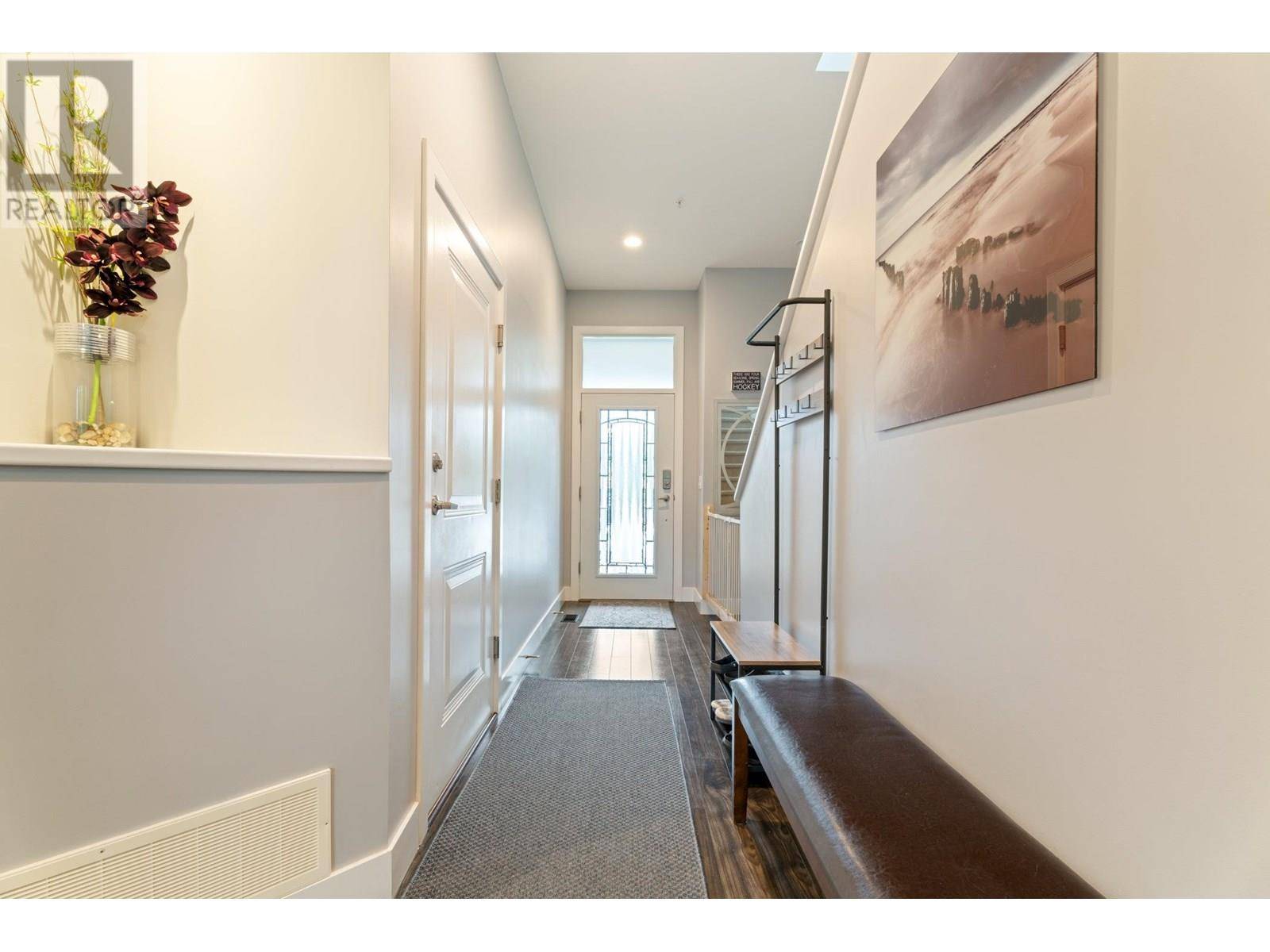 Maple Ridge, BC V2W0H8,24725 104 AVENUE