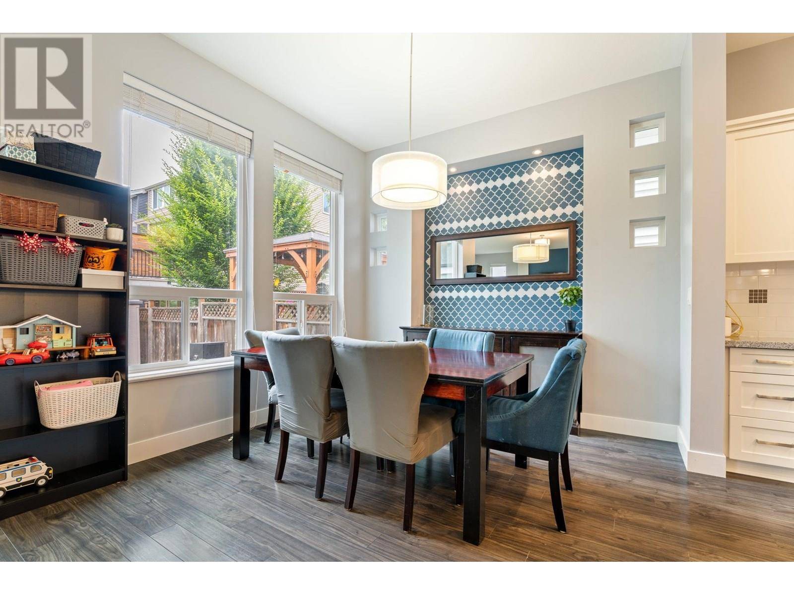 Maple Ridge, BC V2W0H8,24725 104 AVENUE