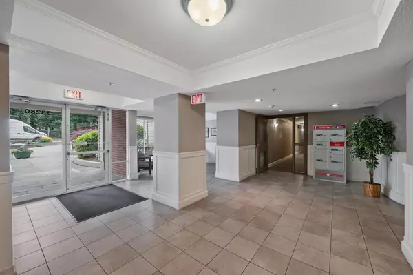 Abbotsford, BC V2S7K2,33280 East BOURQUIN East #407