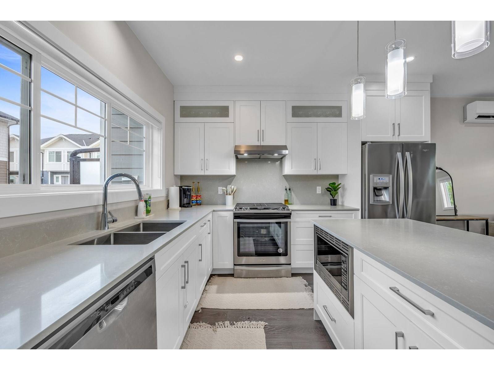Surrey, BC V4N6V7,19483 74 #19