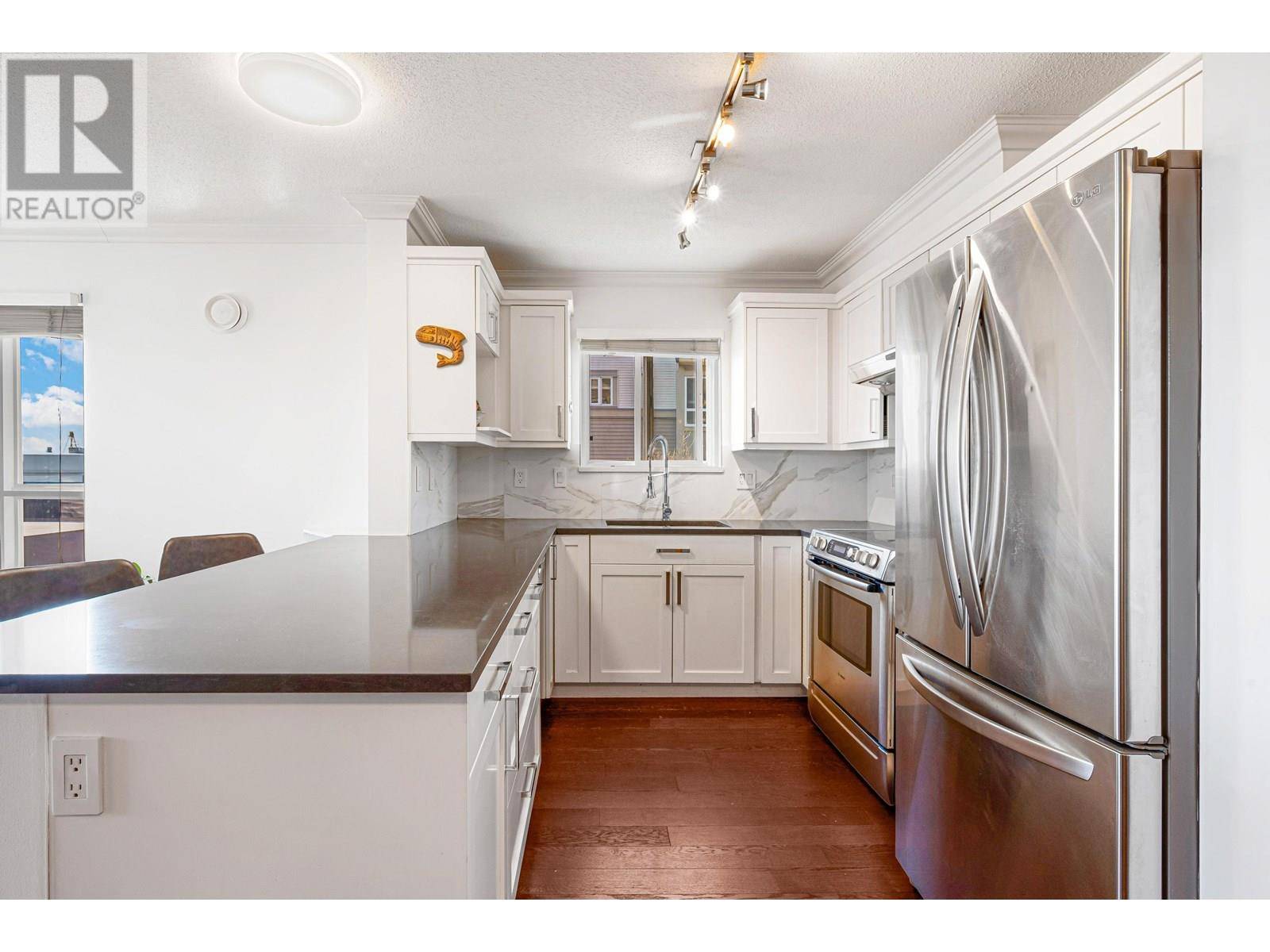 North Vancouver, BC V7L4W5,365 East 1ST ST #213