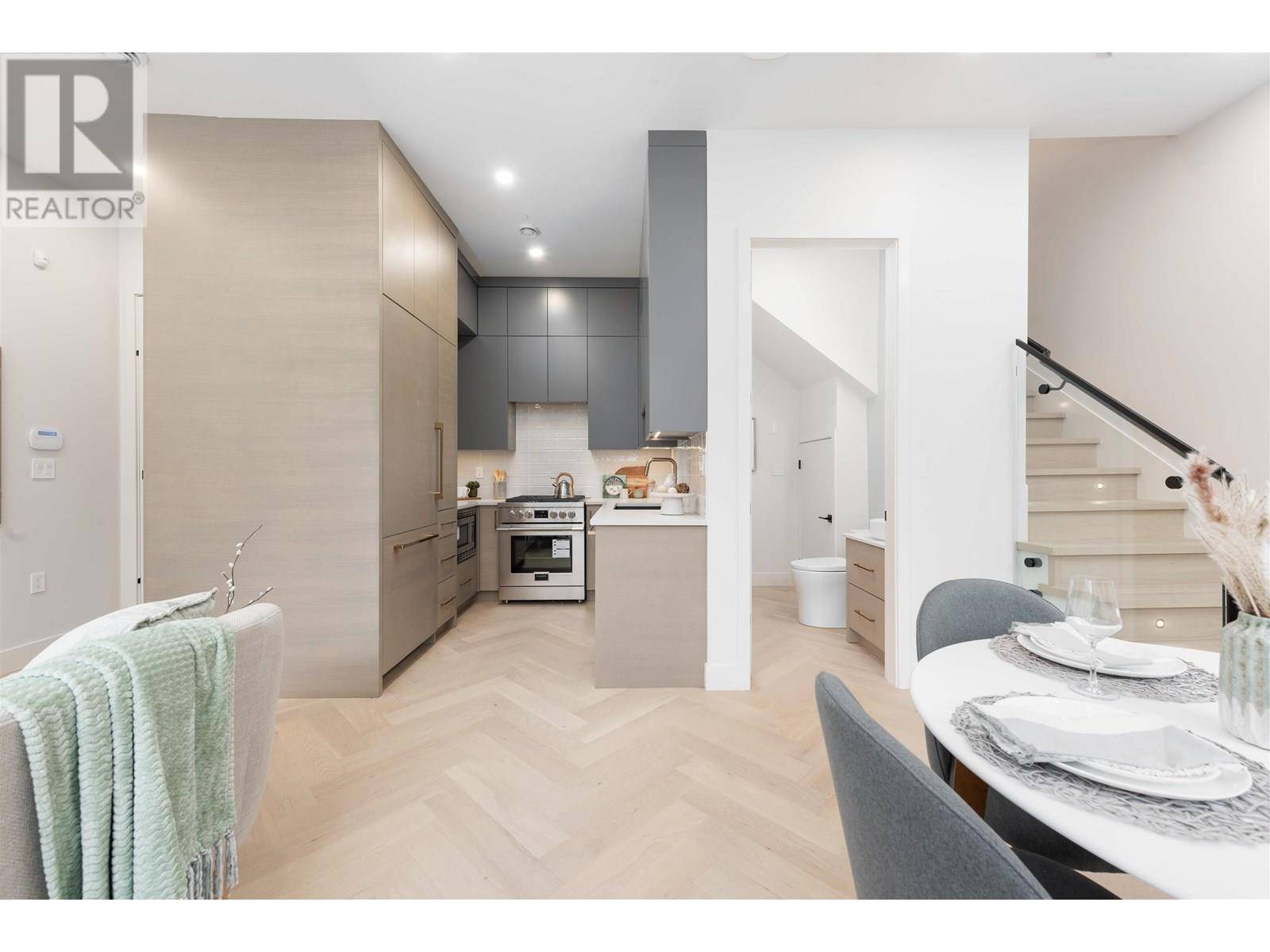 Vancouver, BC V5M3H3,3349 KASLO STREET