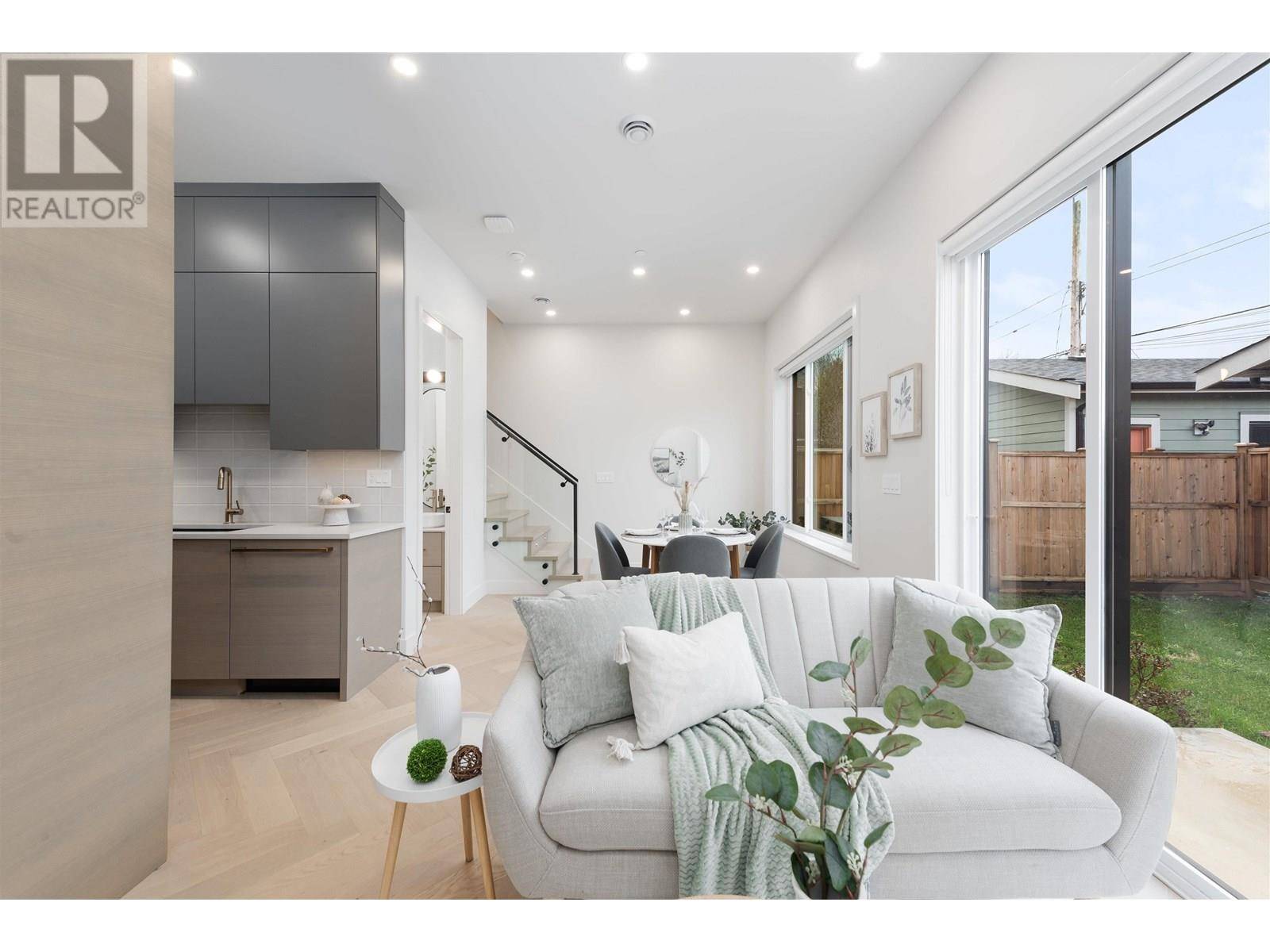 Vancouver, BC V5M3H3,3349 KASLO STREET